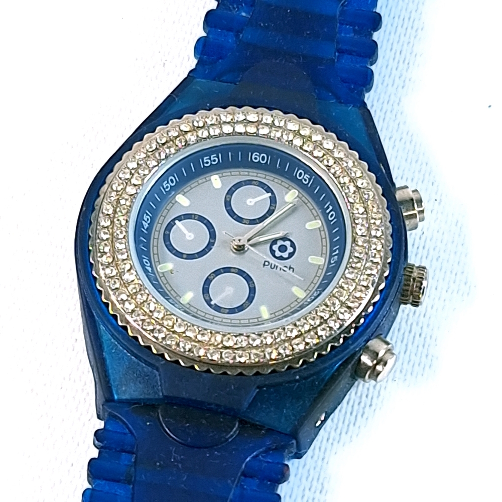 Punch Crystal Bezel Silver Blue Large Unisex Quartz Watch, New Battery
